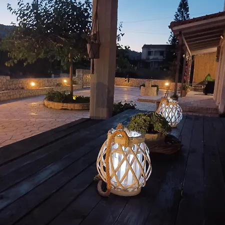 Villeta Nikol “νηνεμία” Lixouri